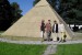 členky KRŽ před pyramidou